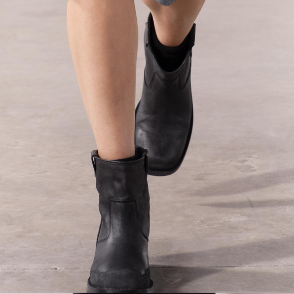 Zara Distressed Effect Leather Ankle Boots - Picture 7 of 9
